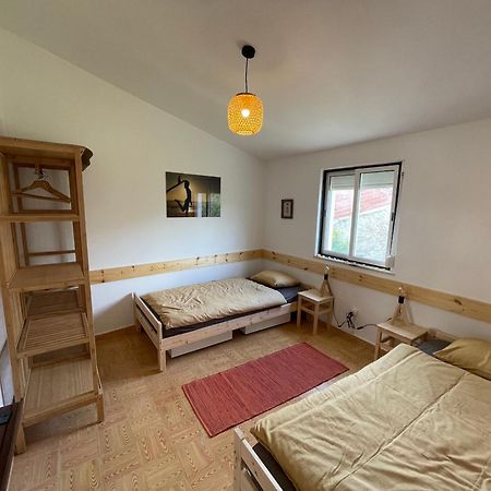 Little Hikers Hostel Raposeira  Exteriör bild